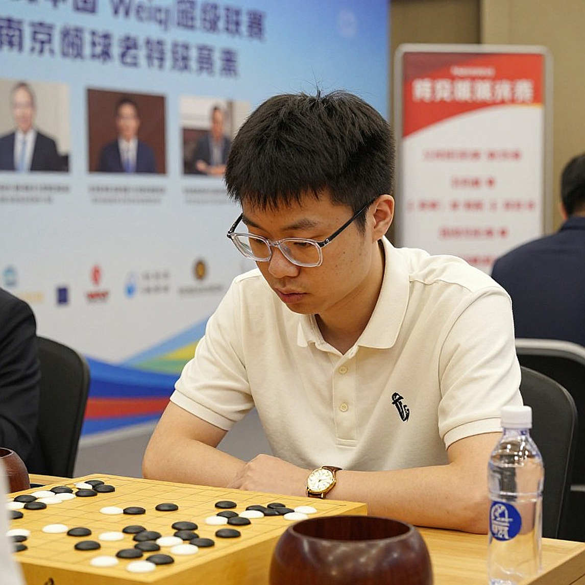 FIDE bầu cử ngày 26/9 tại Samarkand: Lời hứa gọi Carlsen về và canh bạc xung đột lợi ích FIDE bầu cử ngày 26/9 tại Samarkand: Lời hứa gọi Carlsen về và canh bạc xung đột lợi ích