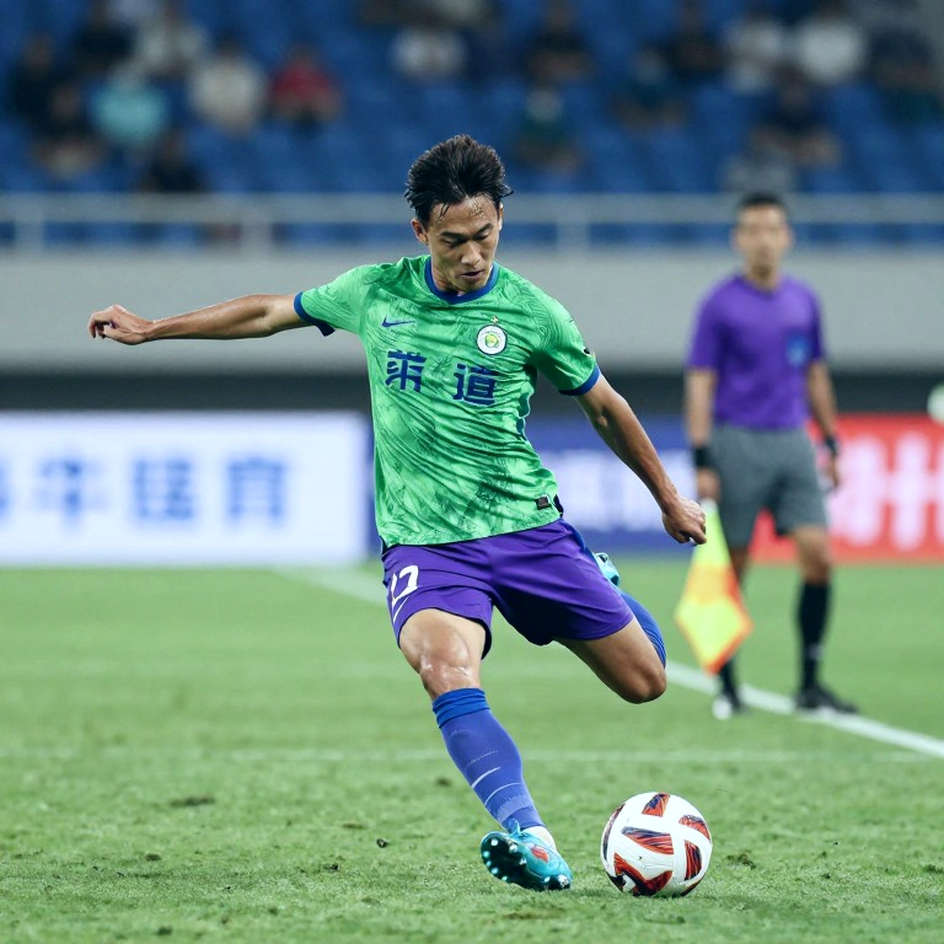 Nhịp đập V.League: Người đặt bóng, kẻ ghi bàn và khoảng lặng sau khán đài