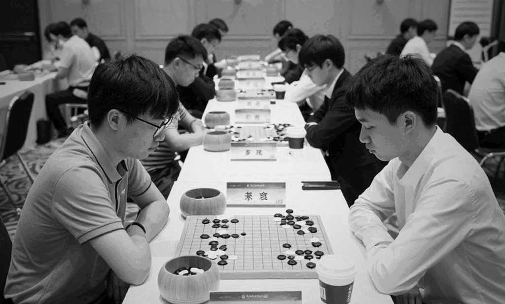 FIDE Ngày 26/9: Ba Doanh Nhân Tranh Ngai Vàng Cờ Vua Và Ván Cược Mang Tên Carlsen
