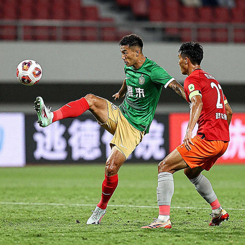 V.League Has Talent but Starves for Data: Why Vietnamese Football Still Runs on Gut Feeling V.League Has Talent but Starves for Data: Why Vietnamese Football Still Runs on Gut Feeling