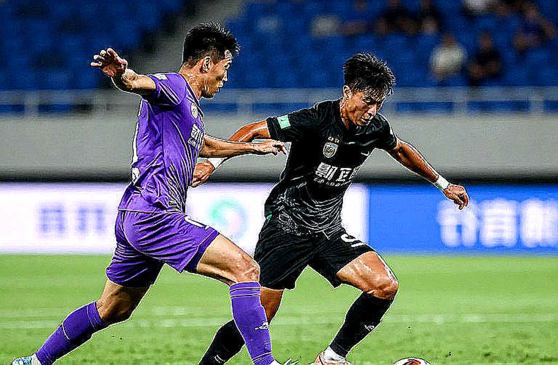 Thái Lan 2-0 Việt Nam: Khối phòng ngự thấp định hình ngôi đầu bảng B Thái Lan 2-0 Việt Nam: Khối phòng ngự thấp định hình ngôi đầu bảng B