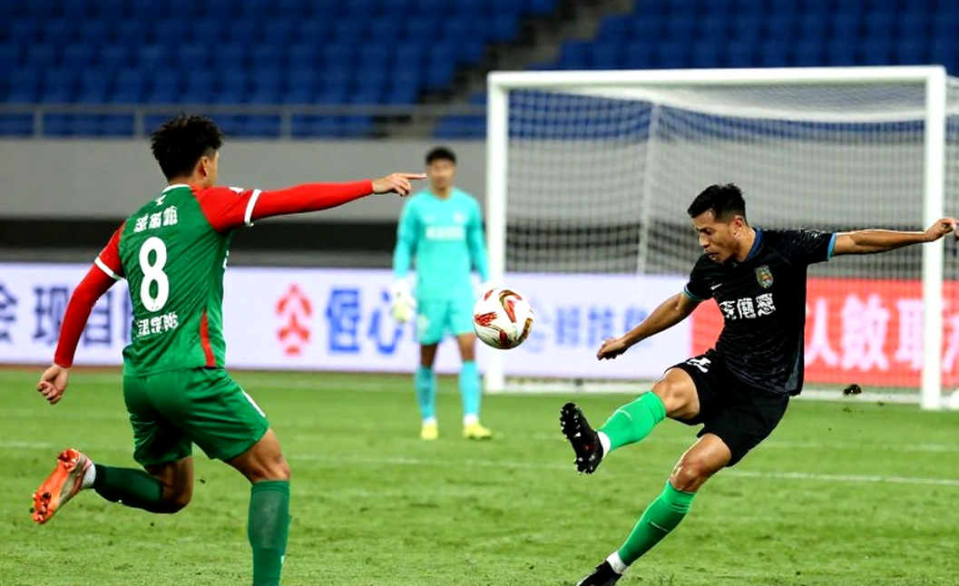 Điều 11 và đường ranh giới ở nách: tám năm đọc lại luật việt vị Điều 11 và đường ranh giới ở nách: tám năm đọc lại luật việt vị