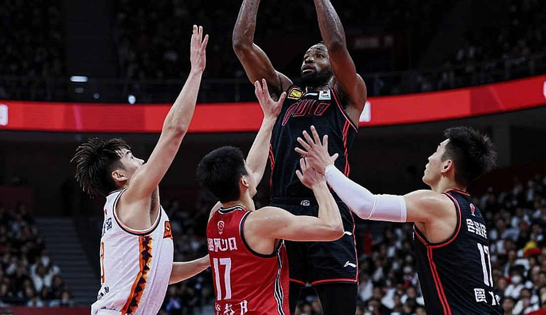 Jordan Hawkins ký hợp đồng hai chiều với Chicago Bulls: bản đồ định giá lại một cựu lottery pick