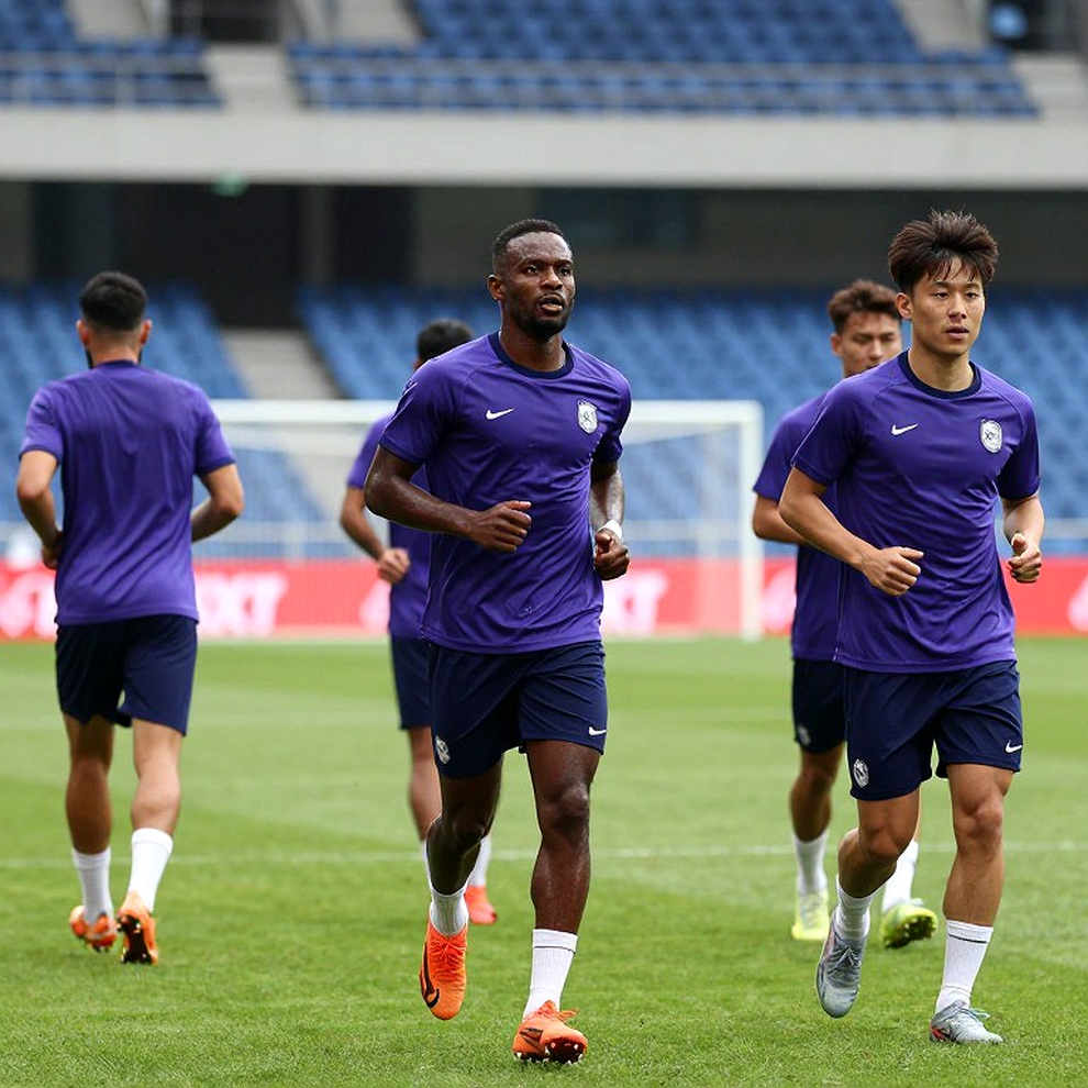 Aguirre chọn Valencia giữa bốn lời đề nghị: đọc thương vụ huấn luyện viên bằng dữ liệu thay vì tin đồn Aguirre chọn Valencia giữa bốn lời đề nghị: đọc thương vụ huấn luyện viên bằng dữ liệu thay vì tin đồn
