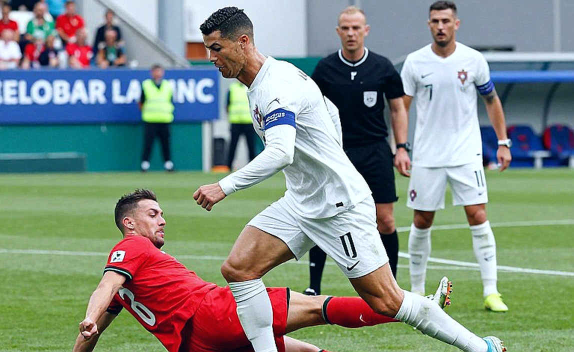 Hy Lạp hạ Đức 1-0: Bàn thắng lệch hướng và màn ra mắt tan vỡ của Klopp Hy Lạp hạ Đức 1-0: Bàn thắng lệch hướng và màn ra mắt tan vỡ của Klopp