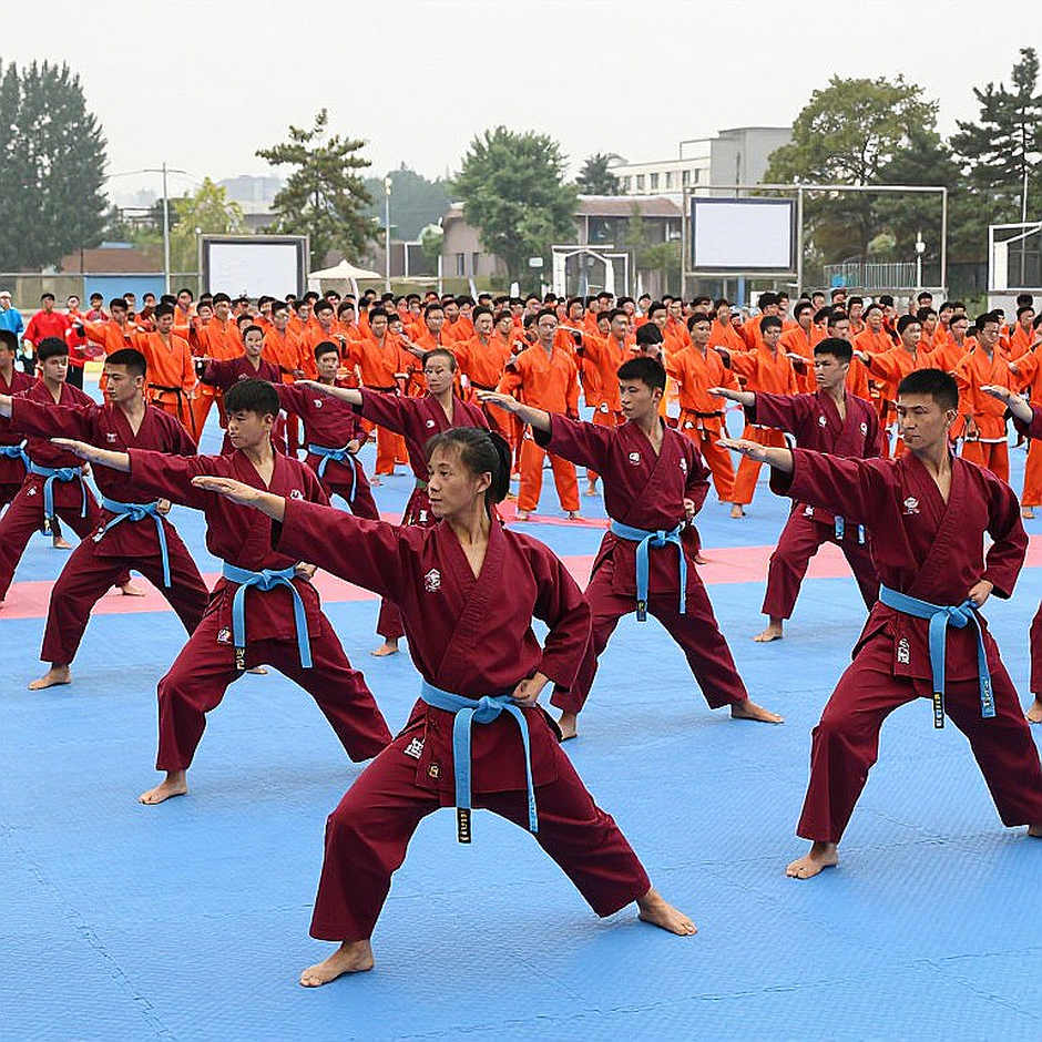 Chín dòng trống trong phòng phân tích esports
