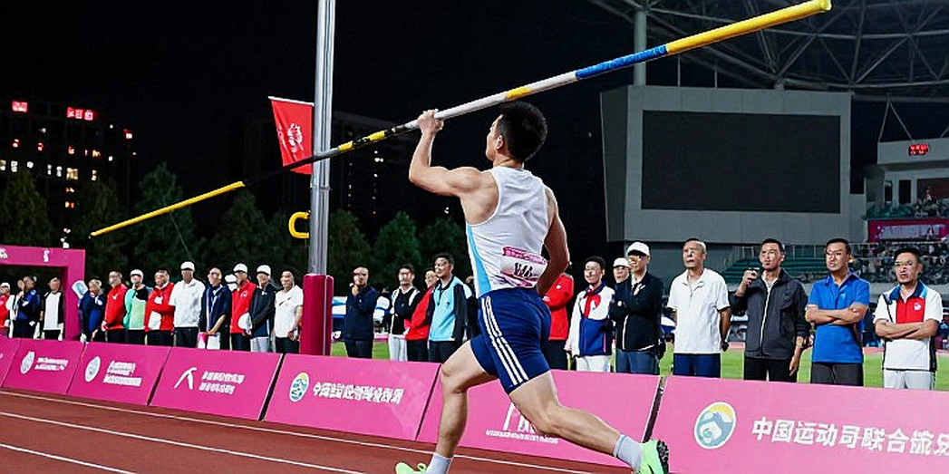 3:14.54 và 0,08 giây: biên bản một tấm huy chương bị đánh rơi ở chặng cuối