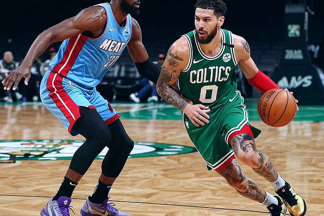 Laprovittola ghi 27 điểm, Joventut hạ Baskonia 96-84 để vào chung kết Endesa Super Cup Laprovittola ghi 27 điểm, Joventut hạ Baskonia 96-84 để vào chung kết Endesa Super Cup