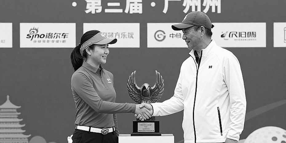 Bàn tay trái ngừng tuân lệnh: Patrick Reed rời BMW PGA và đường đua Race to Dubai chao đảo